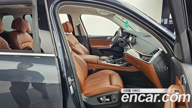 BMW X7 2022 — ფოტო 10/20