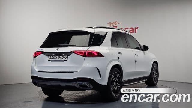 Mercedes-Benz GLE-Class 2020 — Photo 15/20