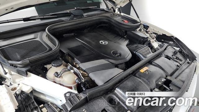 Mercedes-Benz GLE-Class 2020 — Photo 11/20