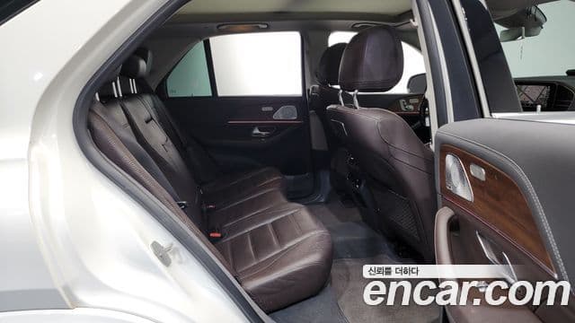 Mercedes-Benz GLE-Class 2020 — Photo 16/20