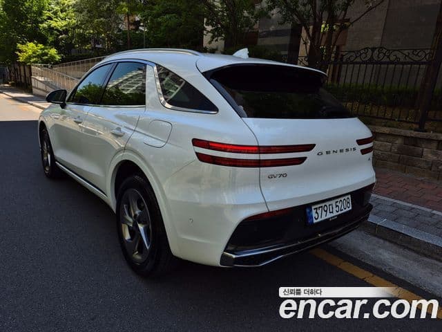 Genesis GV70 2025 — ფოტო 4/20