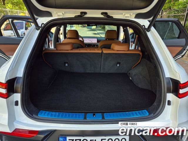 Genesis GV70 2025 — ფოტო 18/20