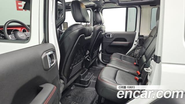 Jeep Wrangler 2022 — Фото 12/20