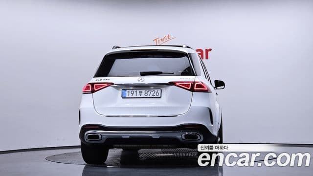 Mercedes-Benz GLE-Class 2020 — ფოტო 4/20
