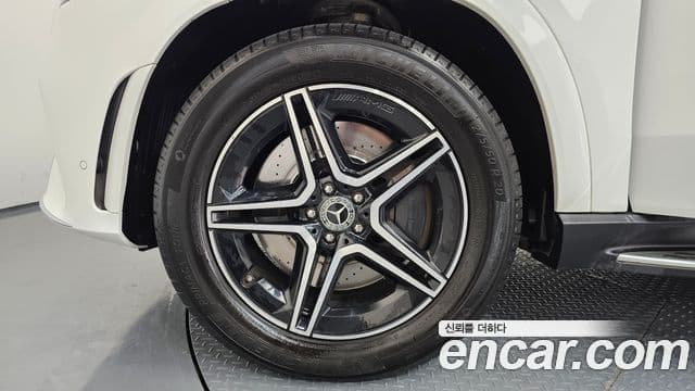 Mercedes-Benz GLE-Class 2020 — ფოტო 5/20