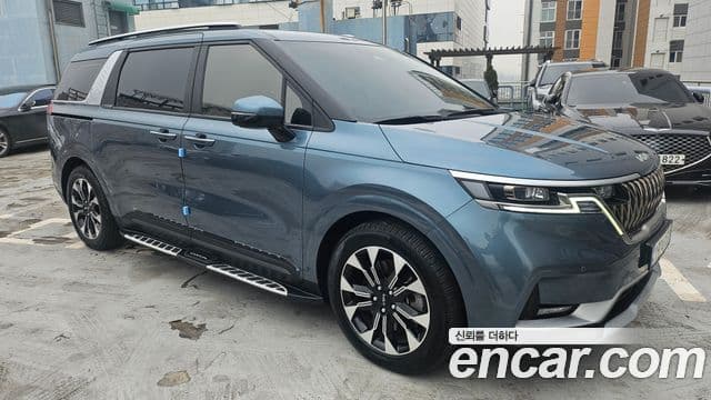 Kia Carnival 2022 — ფოტო 1/20