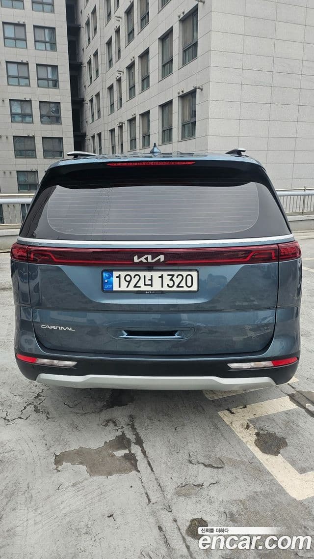 Kia Carnival 2022 — фото 4 из 20