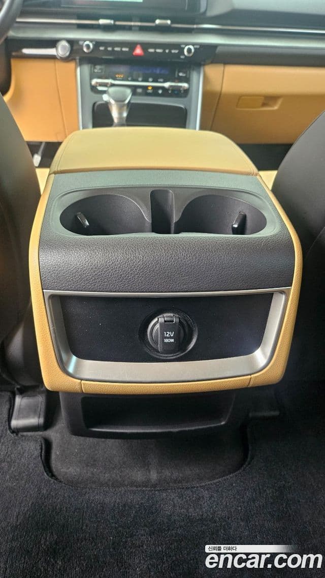 Kia Carnival 2022 — ფოტო 6/20