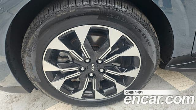Kia Carnival 2022 — фото 20 из 20