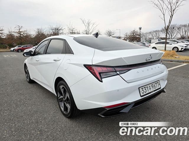 Hyundai The New Avante Hybrid 2020 — Photo 16/20