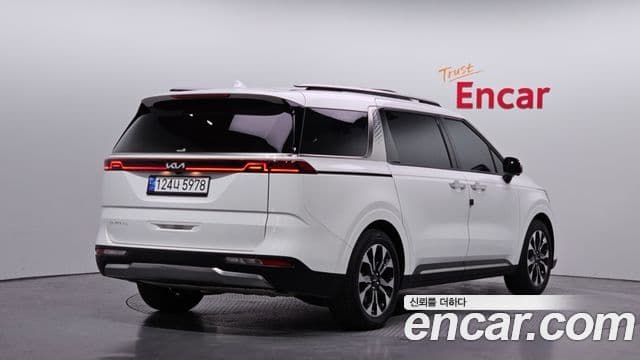 Kia Carnival 2022 — ფოტო 2/20