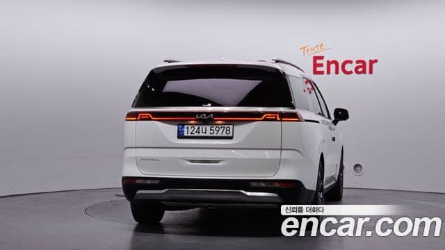 Kia Carnival 2022 — ფოტო 4/20