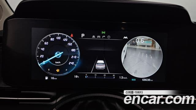 Kia Carnival 2022 — ფოტო 8/20