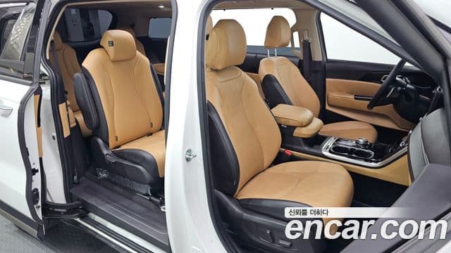 Kia Carnival 2022 — ფოტო 11/20