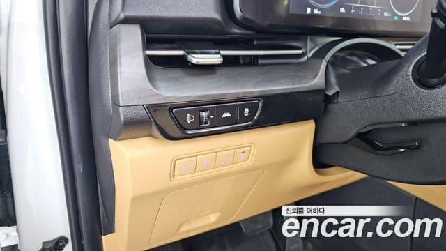 Kia Carnival 2022 — ფოტო 18/20