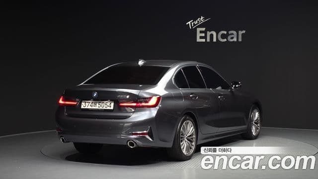 BMW 3 Series 2022 — ფოტო 2/20