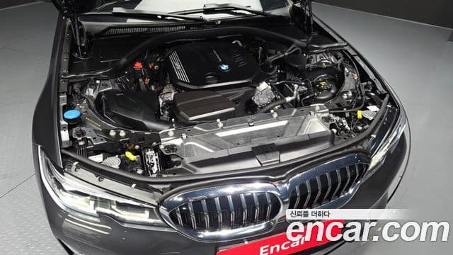 BMW 3 Series 2022 — ფოტო 6/20