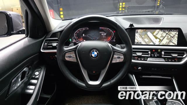 BMW 3 Series 2022 — ფოტო 13/20