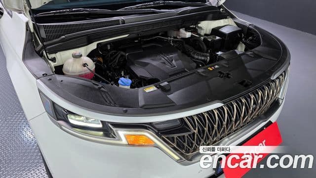 Kia Carnival 2023 — ფოტო 6/20