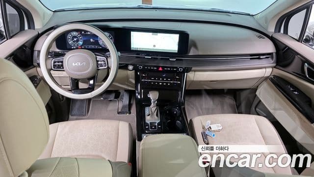 Kia Carnival 2023 — ფოტო 7/20