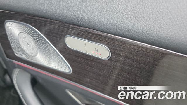 Mercedes-Benz GLE-Class 2021 — Şəkil 18/20
