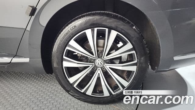 Volkswagen Arteon 2019 — ფოტო 5/20
