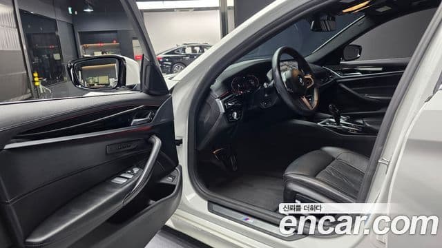 BMW 5 Series 2020 — ფოტო 10/20