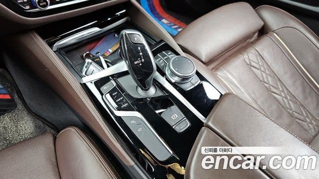 BMW 5 Series 2019 — Şəkil 12/20
