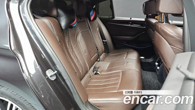 BMW 5 Series 2019 — Şəkil 14/20
