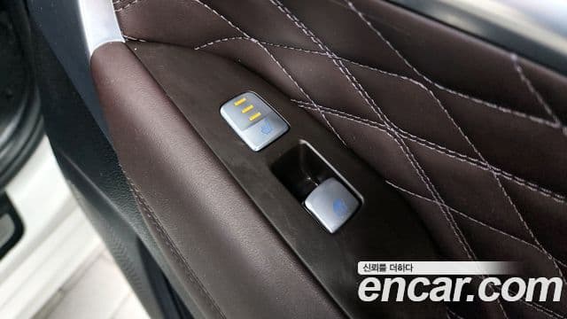 Genesis G70 2021 — ფოტო 19/20