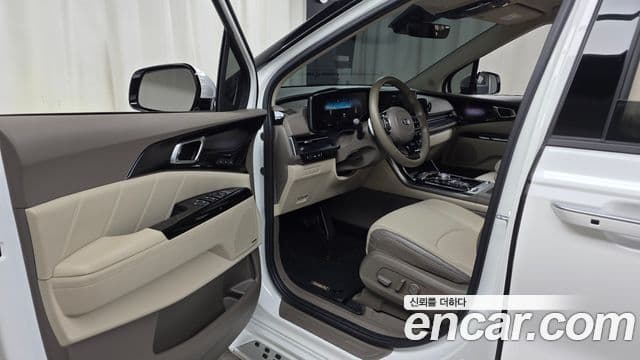 Kia Carnival 2021 — Фото 10/20
