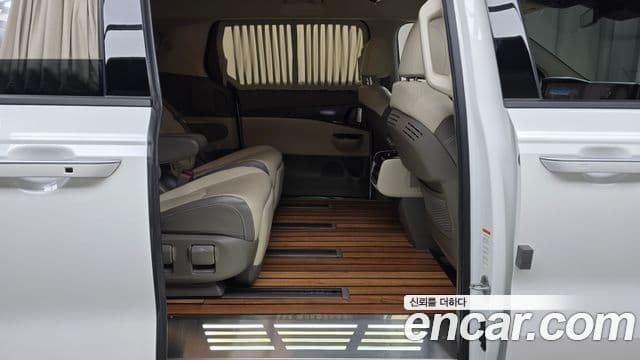 Kia Carnival 2021 — Фото 12/20