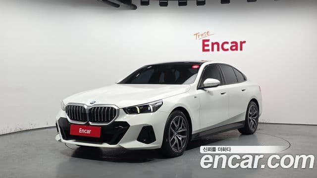 BMW 5 Series 2025 — ფოტო 1/20