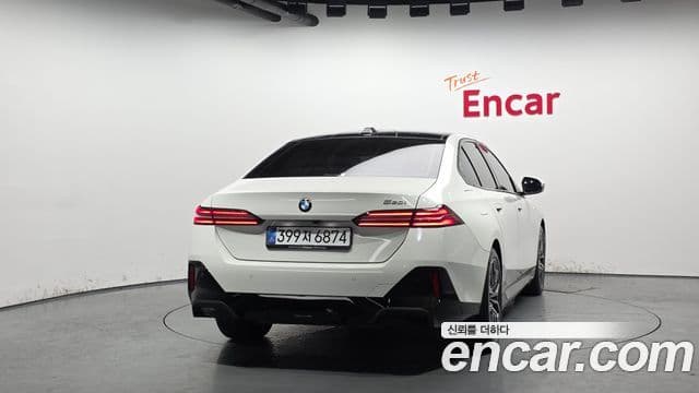 BMW 5 Series 2025 — ფოტო 4/20