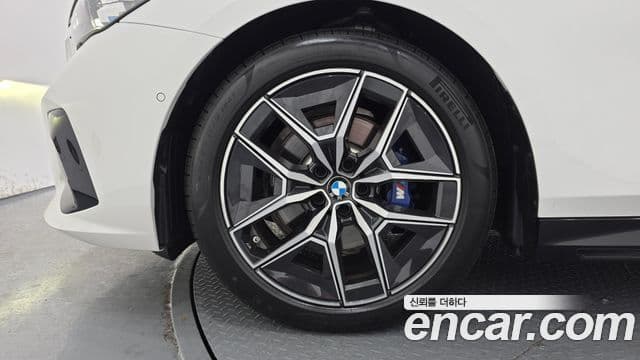 BMW 5 Series 2025 — ფოტო 5/20