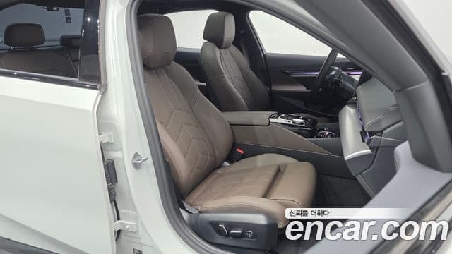BMW 5 Series 2025 — ფოტო 10/20