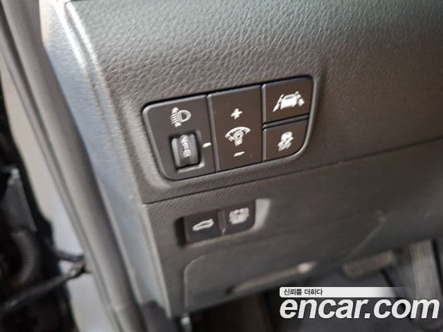 Kia K5 2023 — ფოტო 17/20