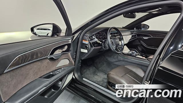 Audi A8 2023 — ფოტო 10/20