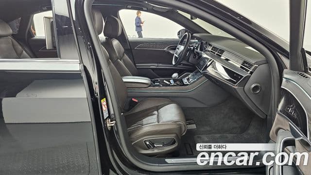 Audi A8 2023 — ფოტო 11/20