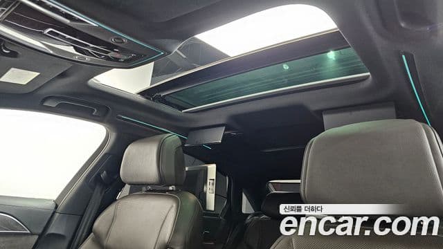 Audi A8 2023 — ფოტო 19/20