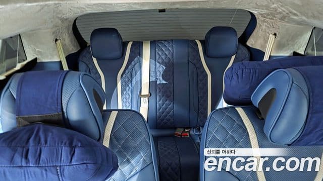 Kia Carnival 2021 — ფოტო 13/20