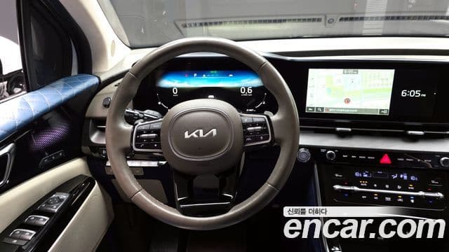 Kia Carnival 2021 — ფოტო 14/20