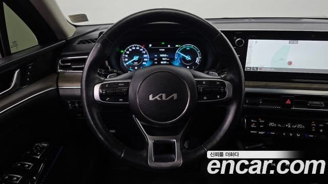 Kia K5 2023 — ფოტო 14/20