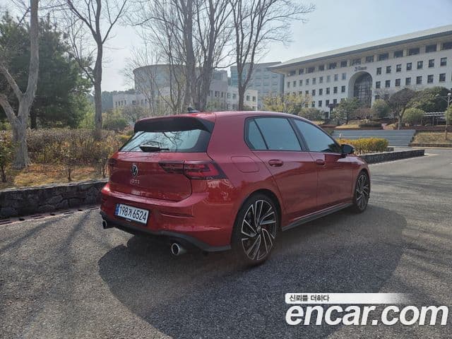 Volkswagen Golf 2024 — ფოტო 14/16