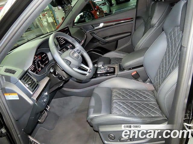 Audi SQ5 2022 — Photo 17/20