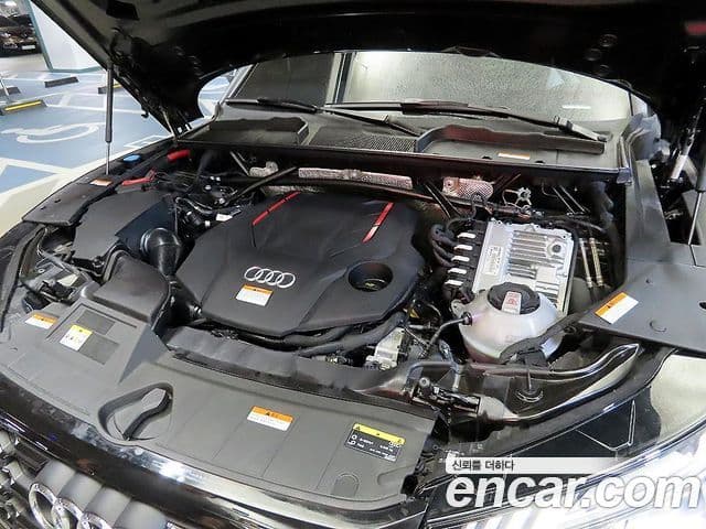 Audi SQ5 2022 — Photo 12/20
