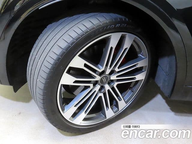 Audi SQ5 2022 — Photo 20/20
