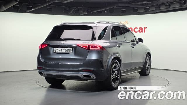 Mercedes-Benz GLE-Class 2019 — ფოტო 2/20