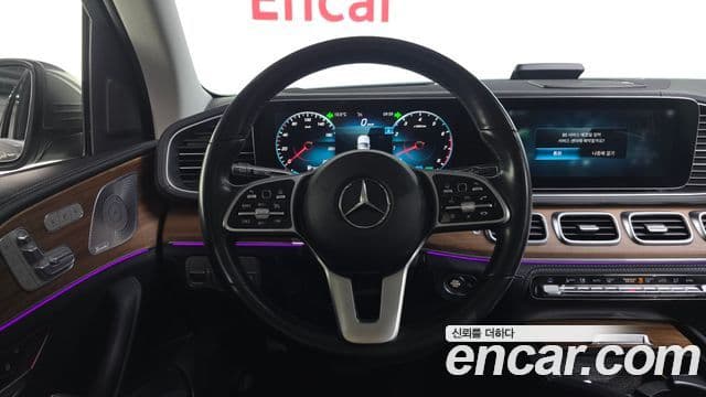 Mercedes-Benz GLE-Class 2019 — ფოტო 13/20