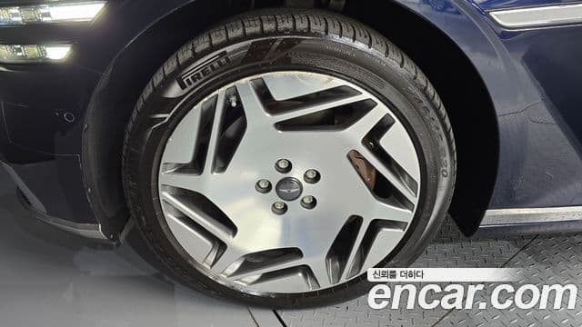 Genesis G90 2022 — Photo 13/20